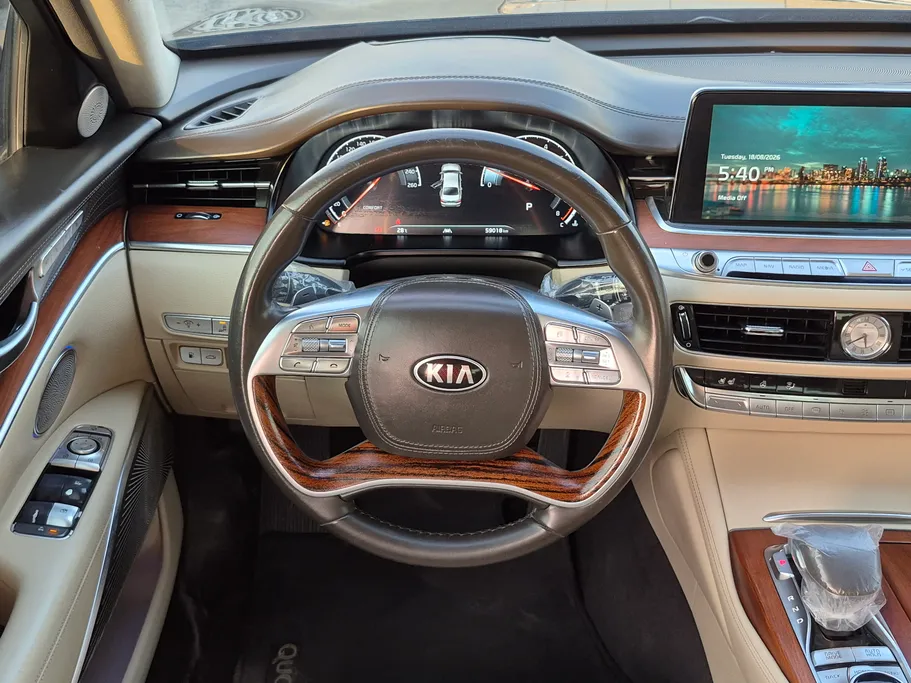 2020 Kia K900  