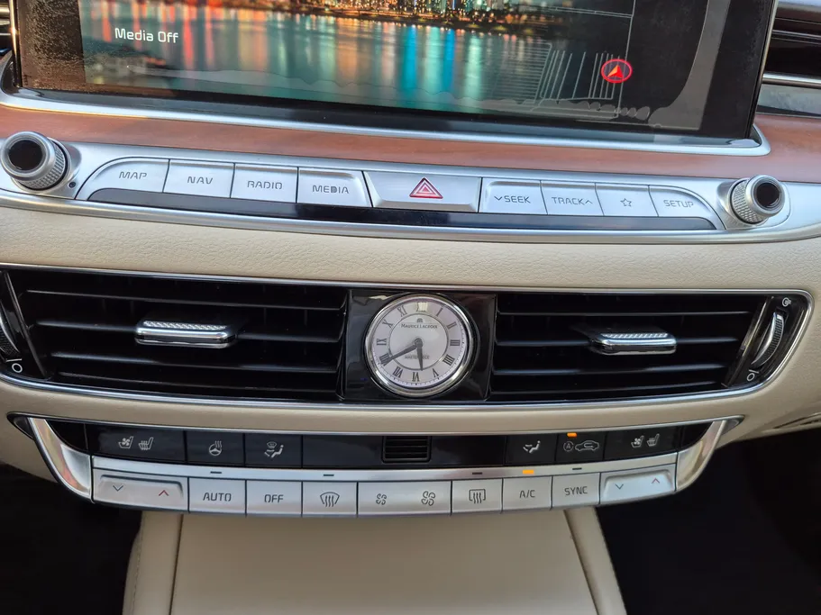 2020 Kia K900  