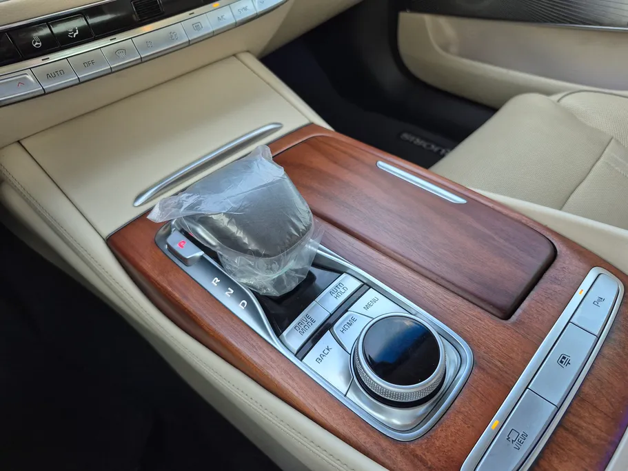 2020 Kia K900  