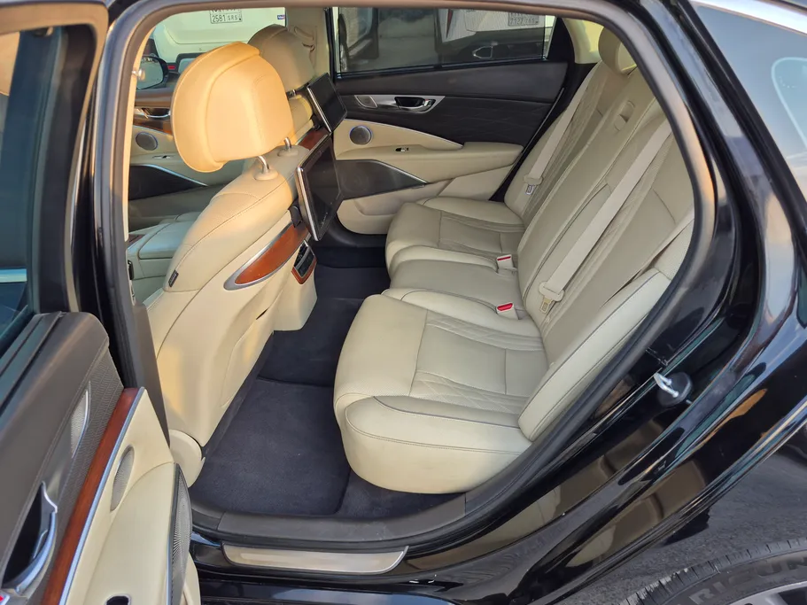 2020 Kia K900  