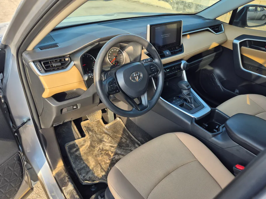 2025 Toyota RAV4 LE 