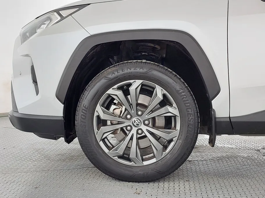 2024 تويوتا RAV4 XLE 