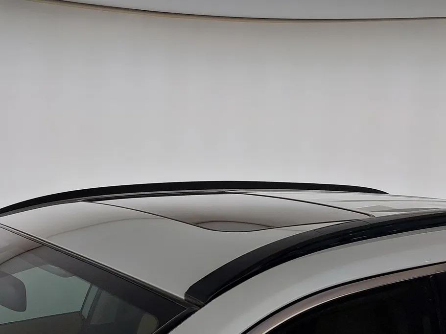 2024 تويوتا RAV4 XLE 