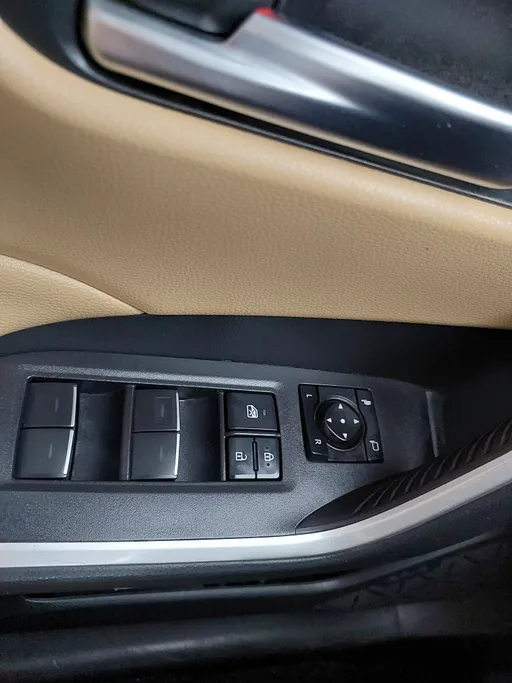 2024 تويوتا RAV4 XLE 