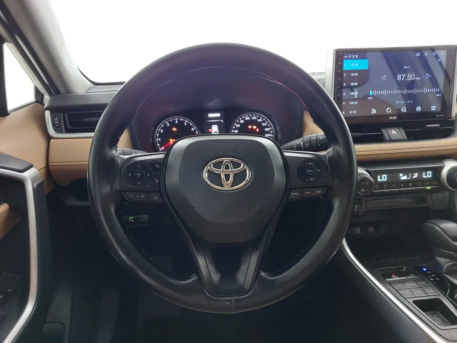2024 تويوتا RAV4 XLE 