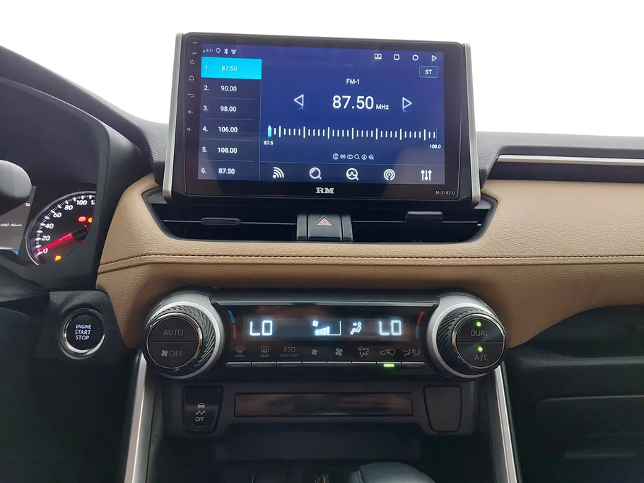 2024 تويوتا RAV4 XLE 