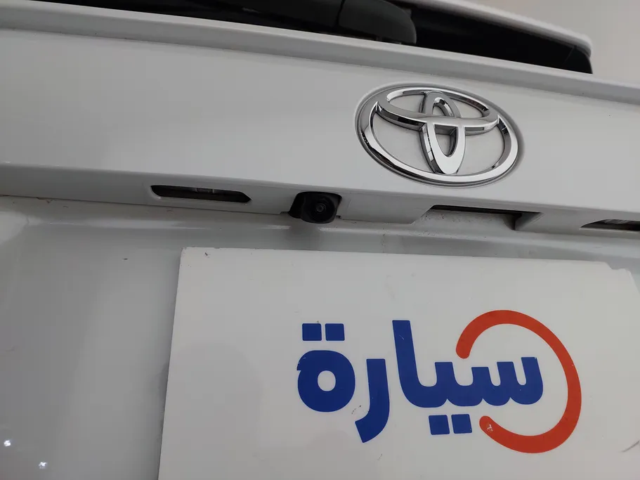 2024 تويوتا RAV4 XLE 