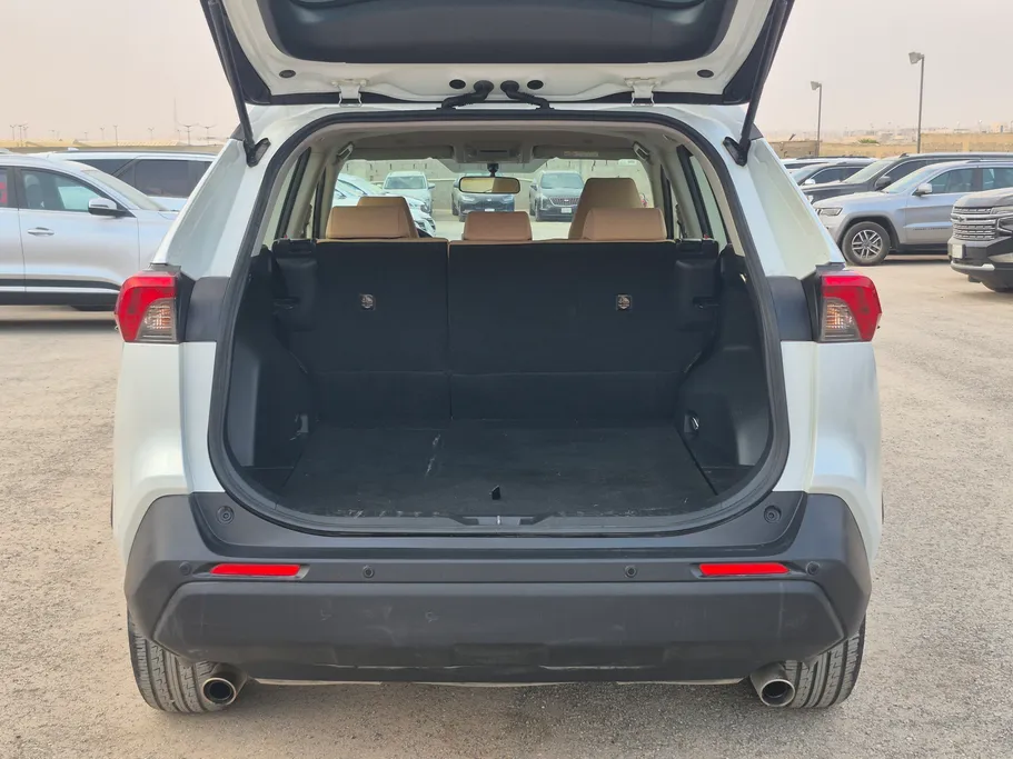 2023 Toyota RAV4 LE 