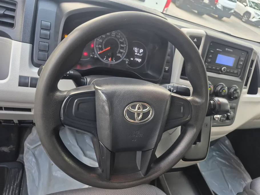 2022 Toyota Haice ركاب سقف عالي 