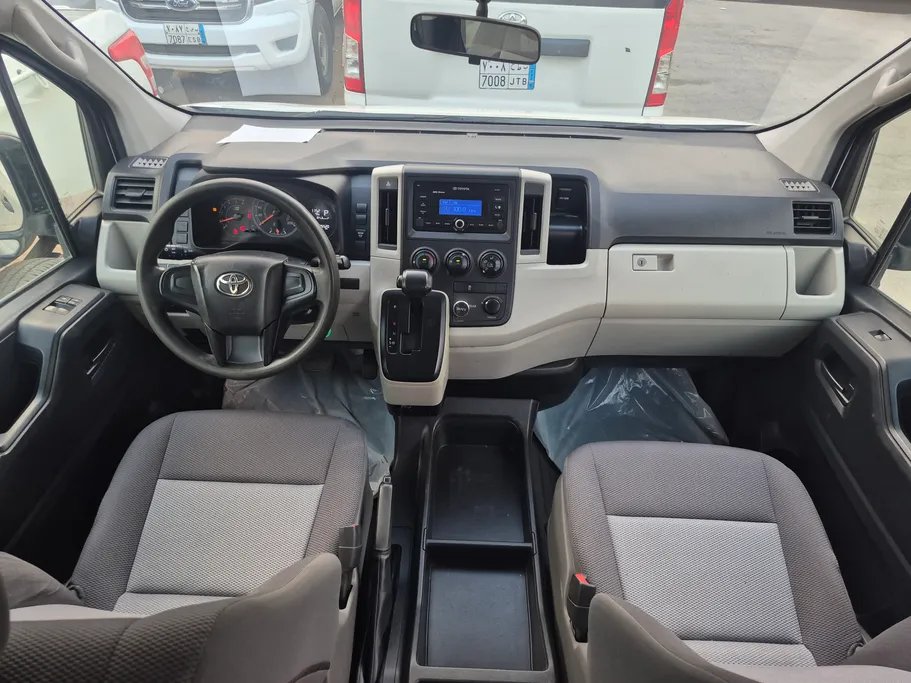 2022 Toyota Haice ركاب سقف عالي 