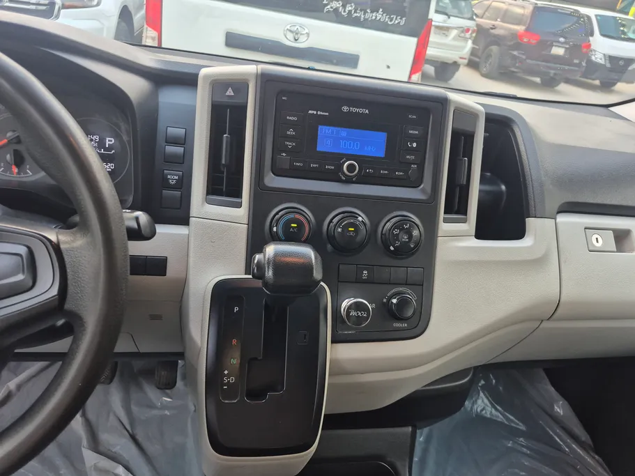 2022 Toyota Haice ركاب سقف عالي 