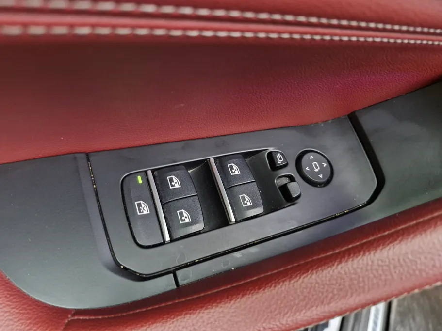 بي ام دبليو الفئة اكس 6 xDrive 40i 2023 