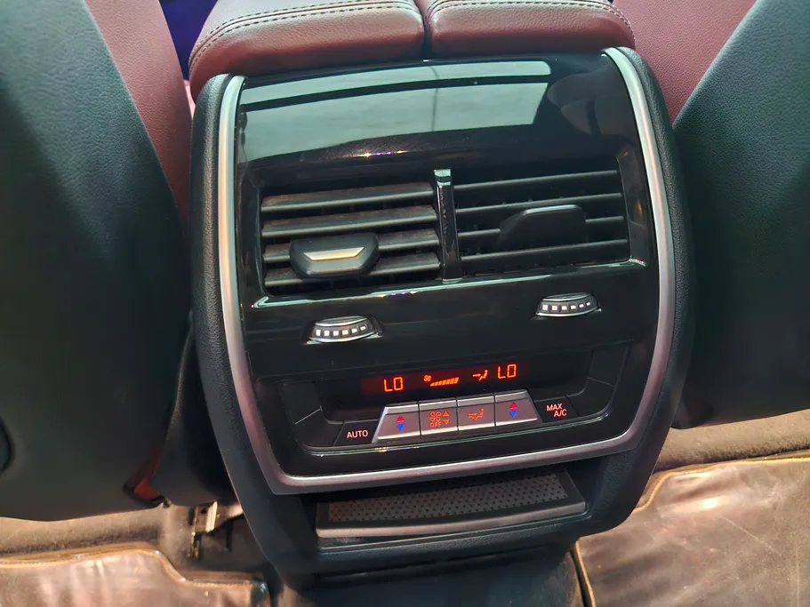 بي ام دبليو الفئة اكس 6 xDrive 40i 2023 