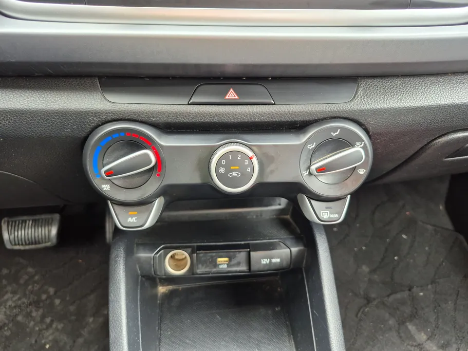 2023 Kia Rio GL 