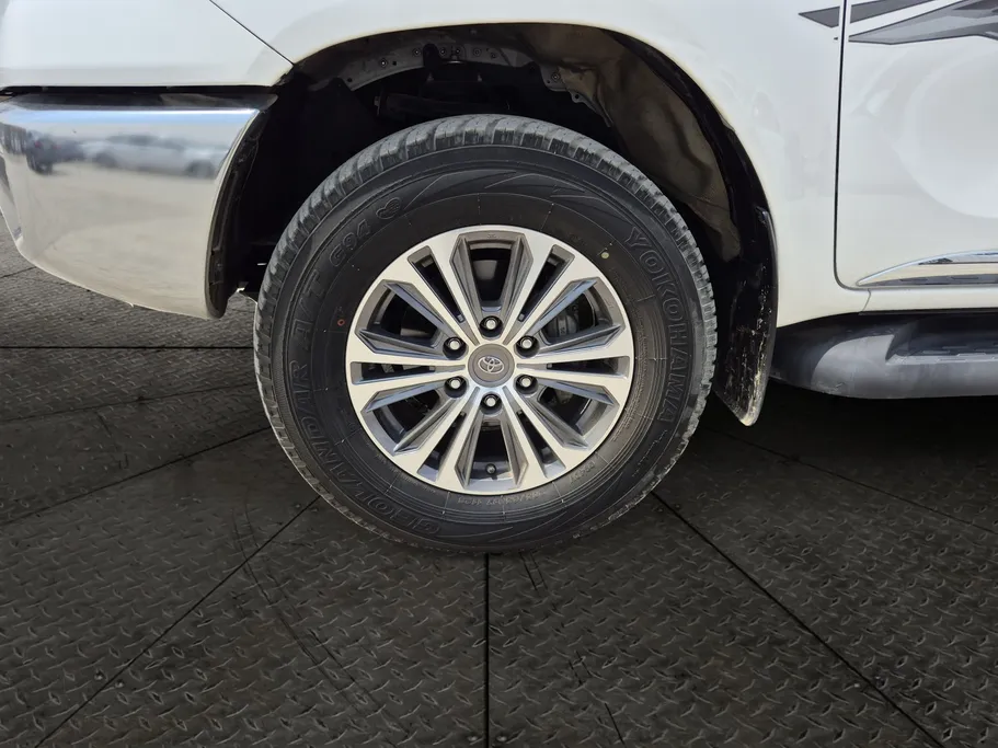 تويوتا هايلكس SGLX 4X4 MT DSL 2024 