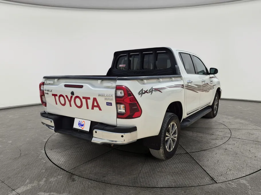 تويوتا هايلكس SGLX 4X4 MT DSL 2024 
