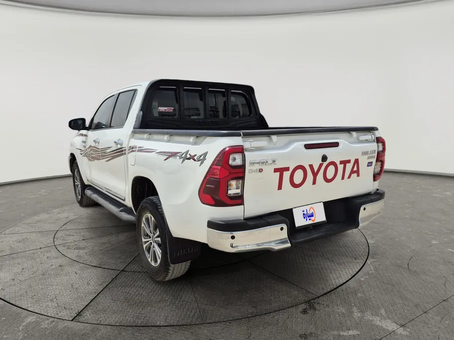 تويوتا هايلكس SGLX 4X4 MT DSL 2024 