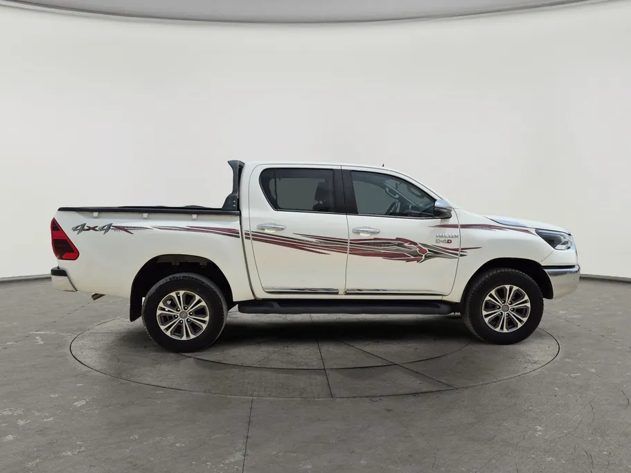 تويوتا هايلكس SGLX 4X4 MT DSL 2024 