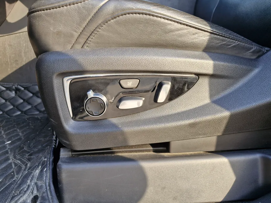 2019 Cadillac Escalade Platinum 