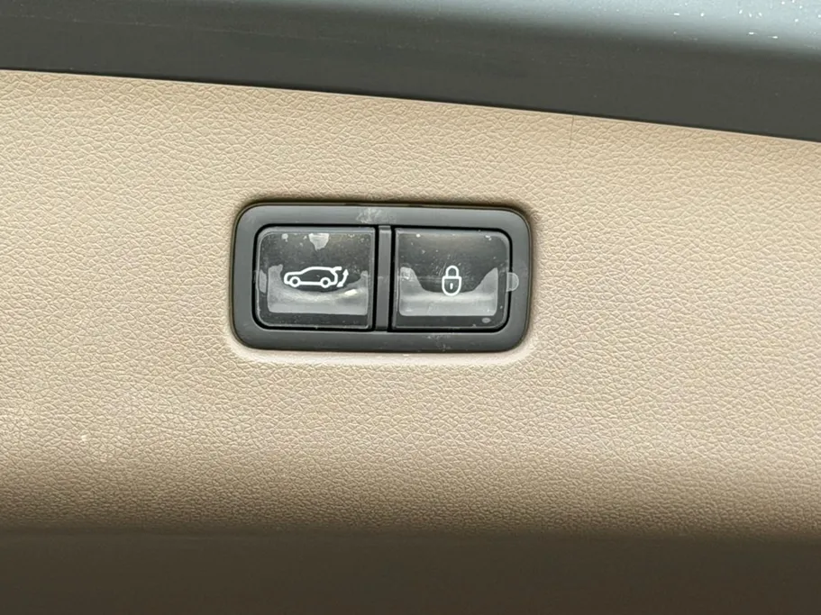 2026 Genesis GV70 Premium 