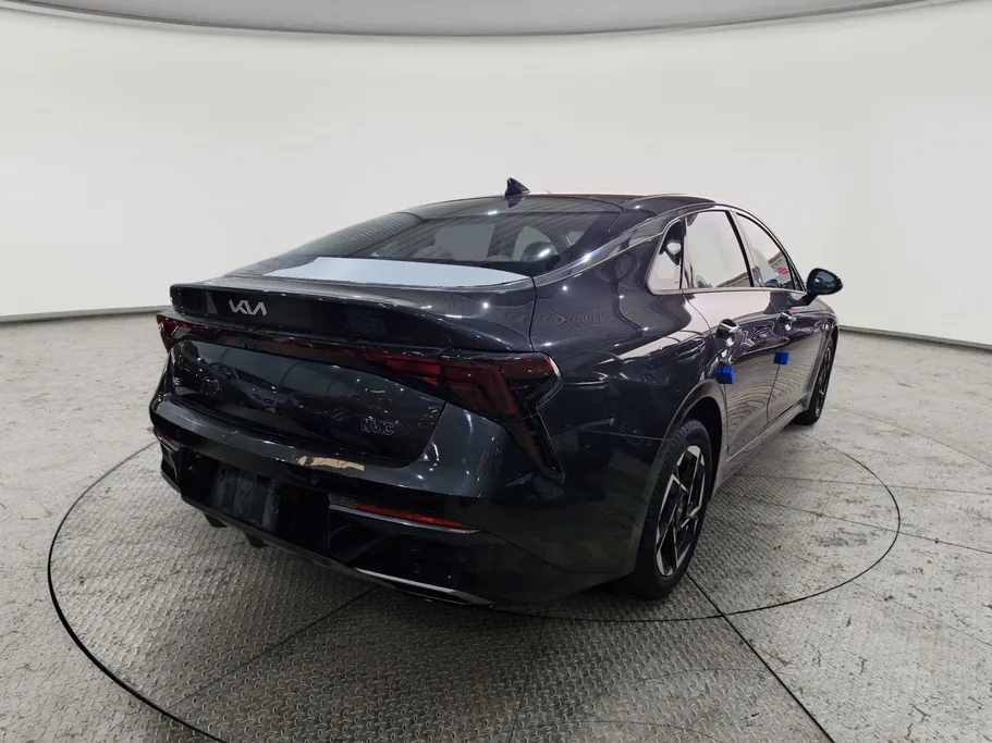 2025 Kia K5 LX 