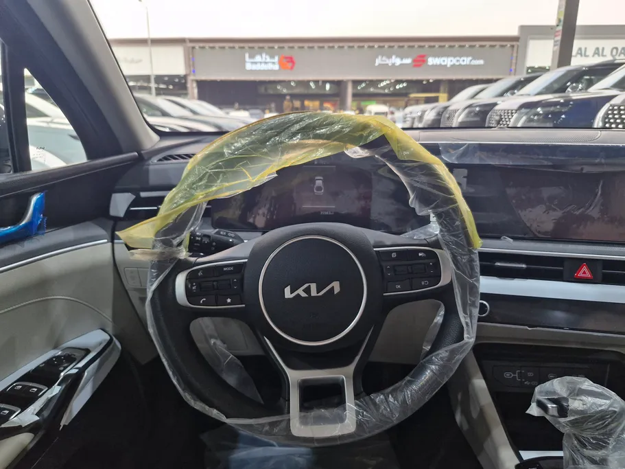 2025 Kia K5 LX 