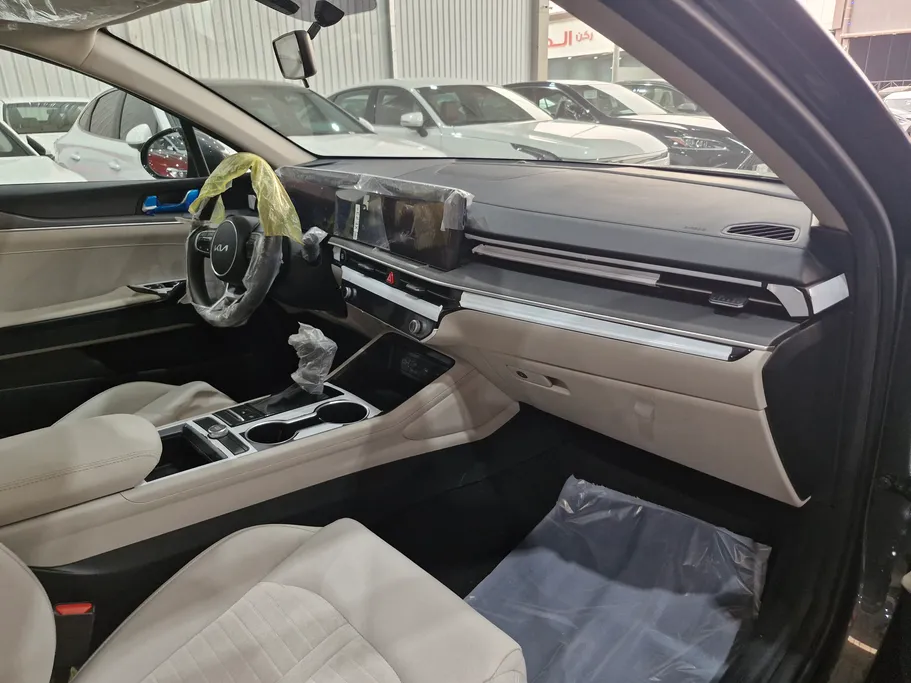 2025 Kia K5 LX 