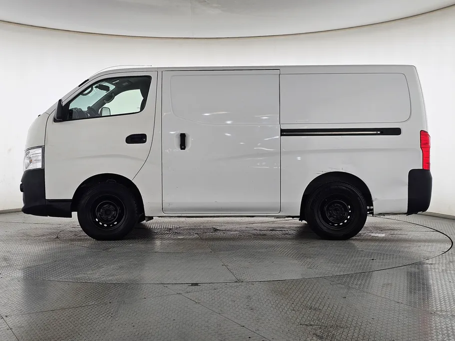 نيسان باص اورفان NV350 2021 