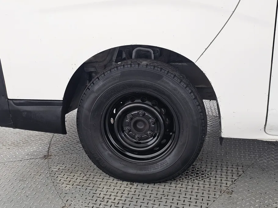 نيسان باص اورفان NV350 2021 