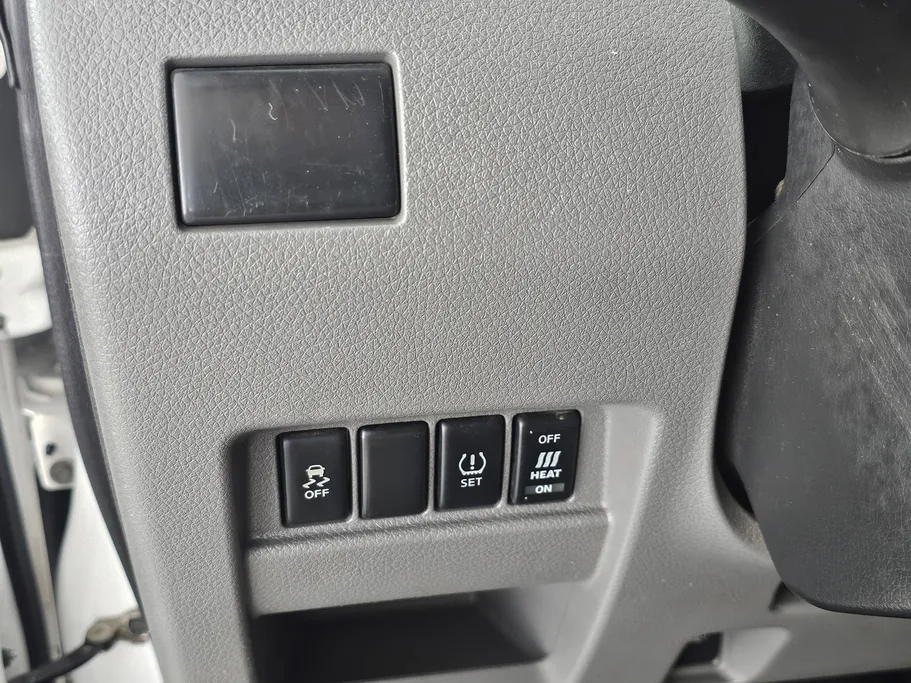 نيسان باص اورفان NV350 2021 