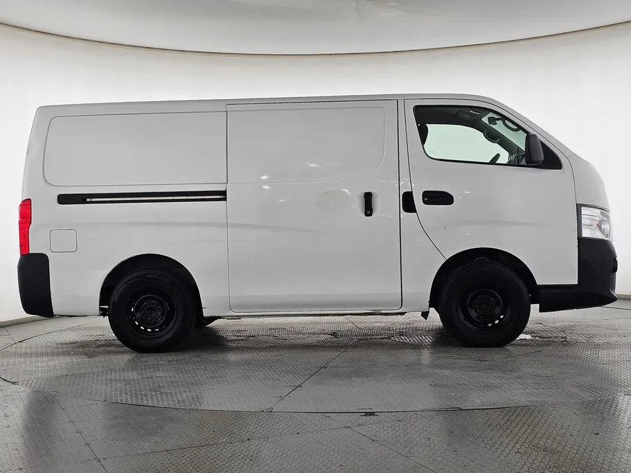 نيسان باص اورفان NV350 2021 
