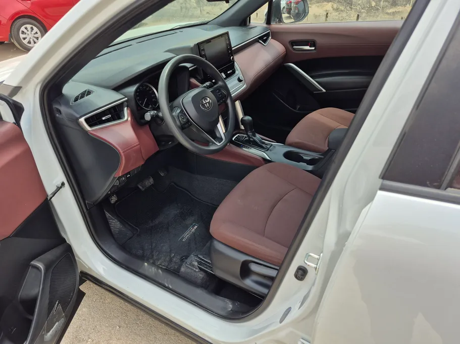 2024 Toyota Corolla Cross LE HEV 