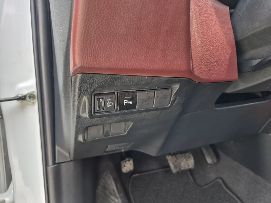 2024 Toyota Corolla Cross LE HEV 