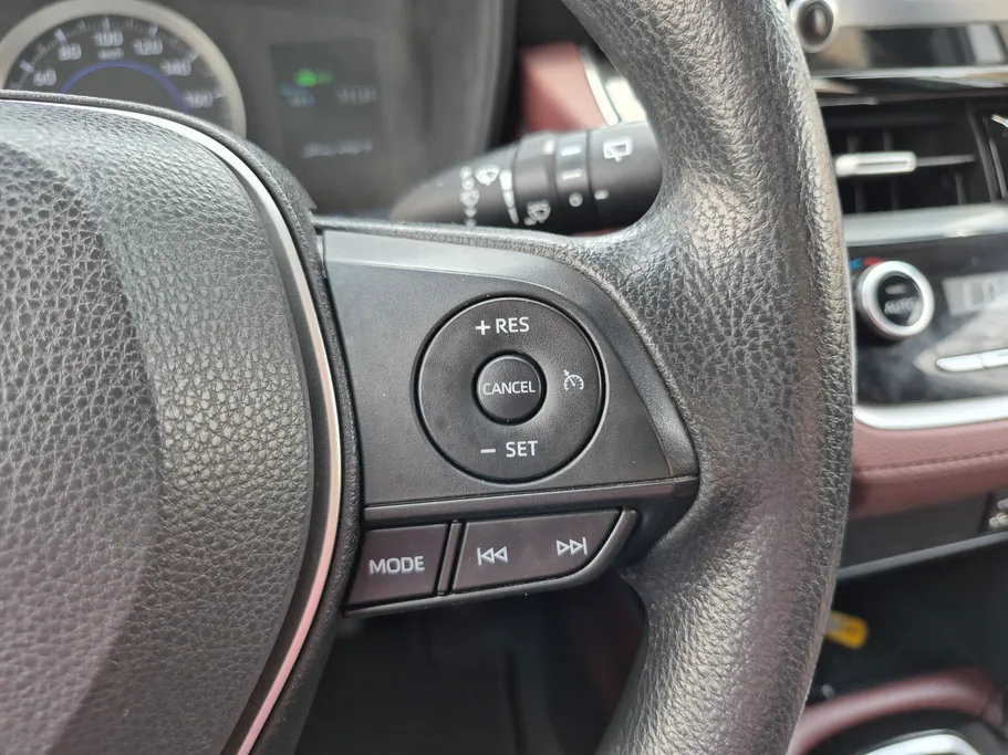 2024 Toyota Corolla Cross LE HEV 