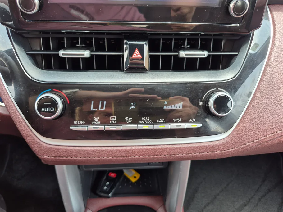 2024 Toyota Corolla Cross LE HEV 
