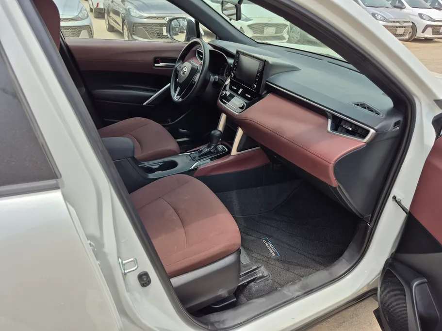 2024 Toyota Corolla Cross LE HEV 