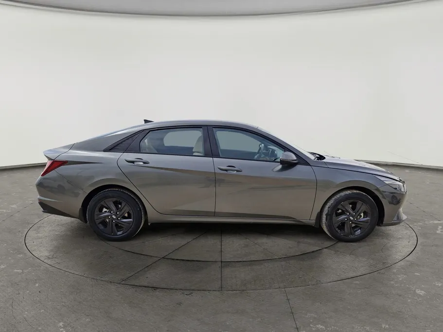 2023 هيونداي Elantra سمارت 