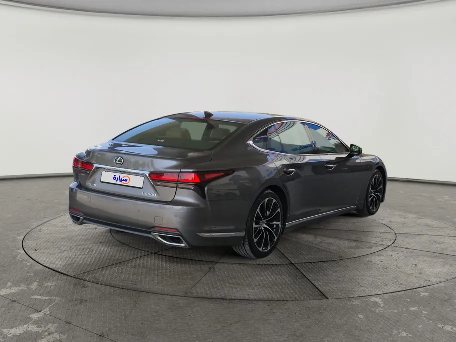 لكزس LS 500 2022 