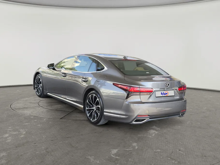 لكزس LS 500 2022 