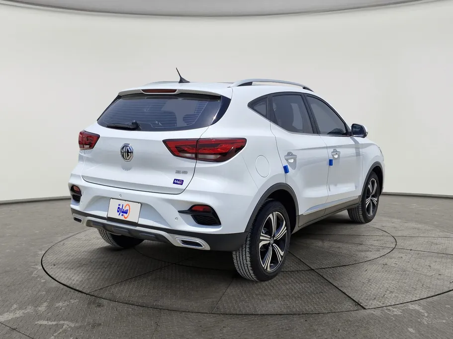 2025 MG ZS LUX 
