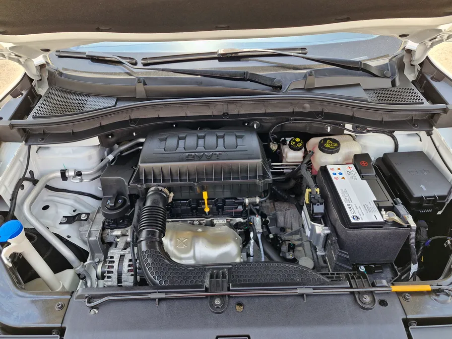 2025 MG ZS LUX 