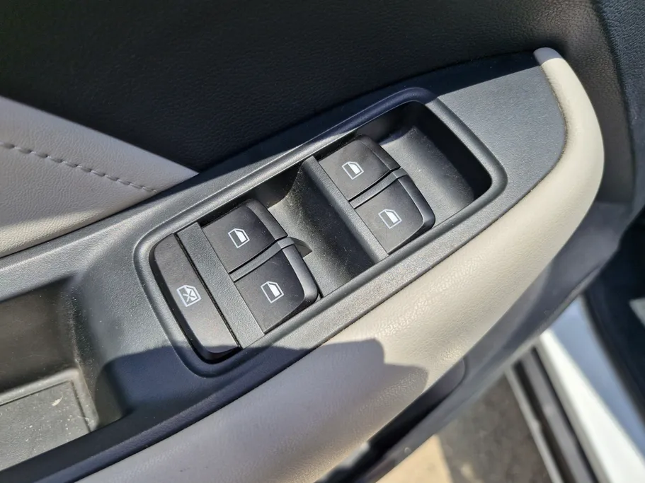 2025 MG ZS LUX 