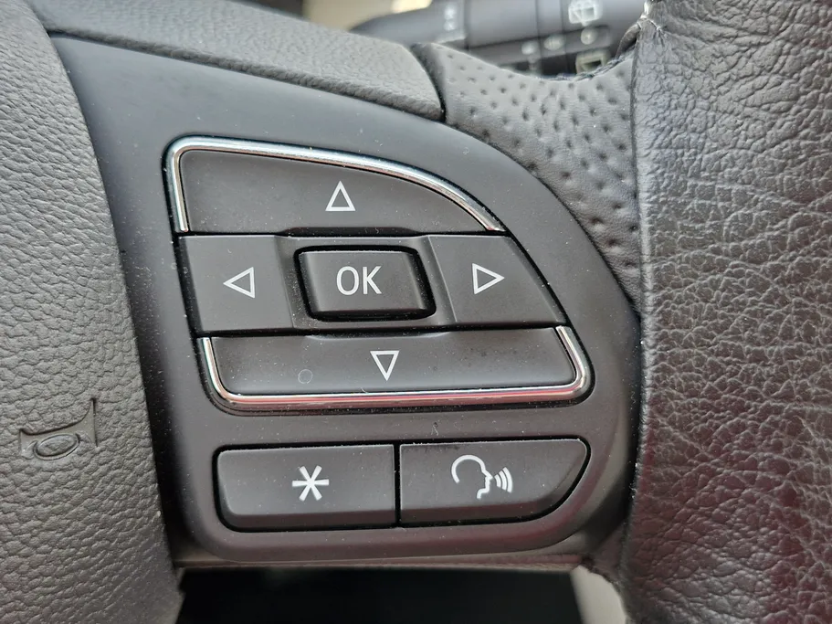2025 MG ZS LUX 