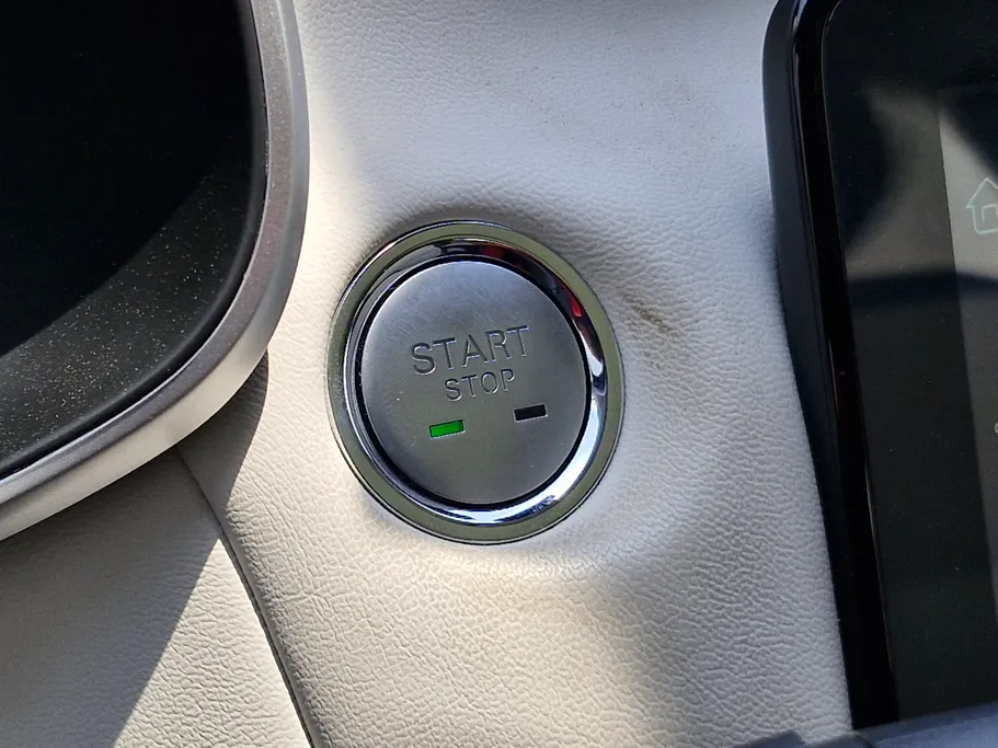 2025 MG ZS LUX 