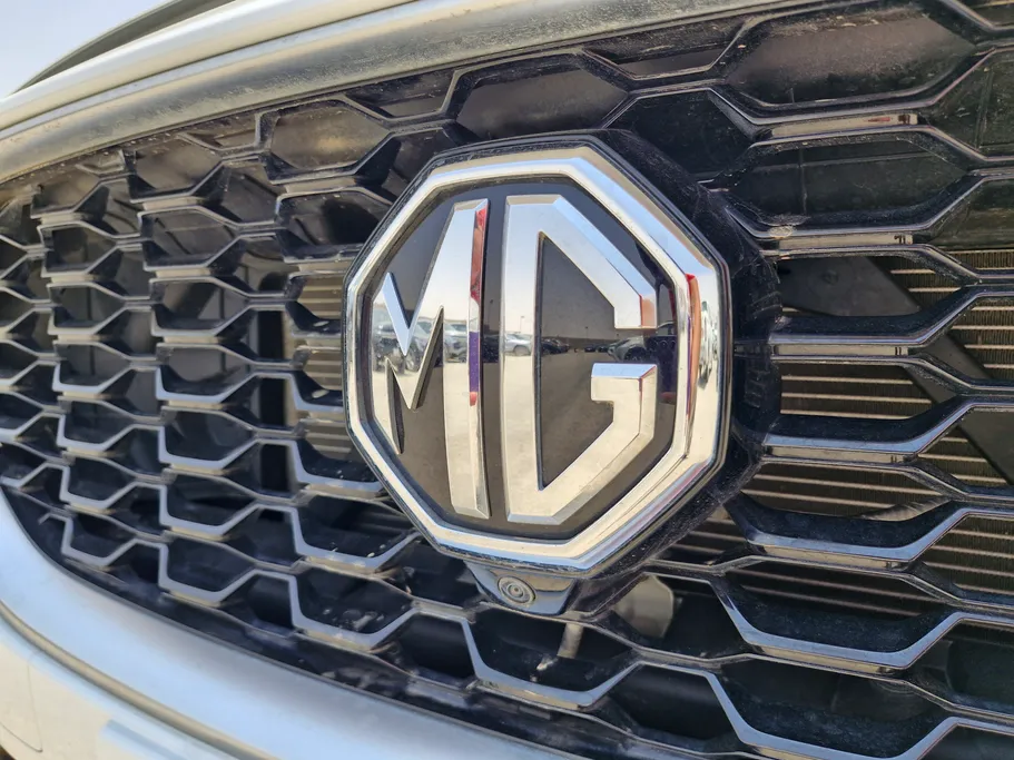2025 MG ZS LUX 