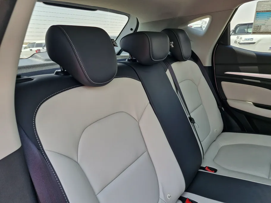 2025 MG ZS LUX 