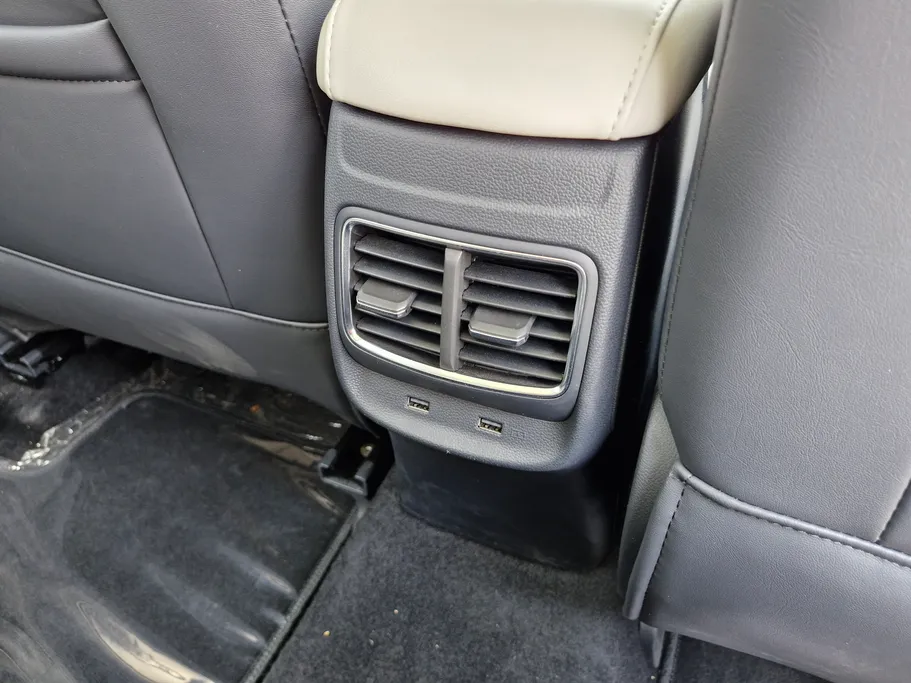 2025 MG ZS LUX 