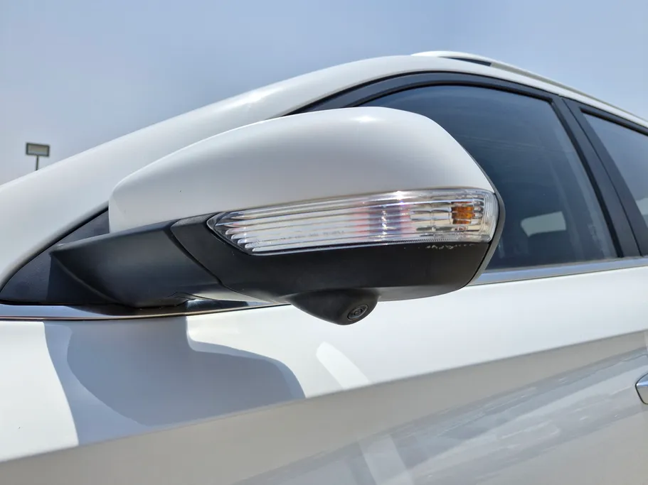 2025 MG ZS LUX 