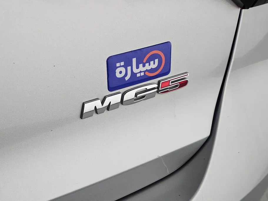 2023 ام جي 5 LUX 