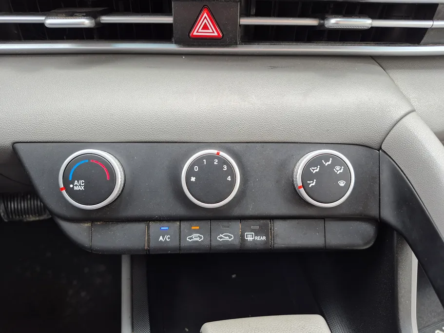 2024 Hyundai Elantra Fleet 